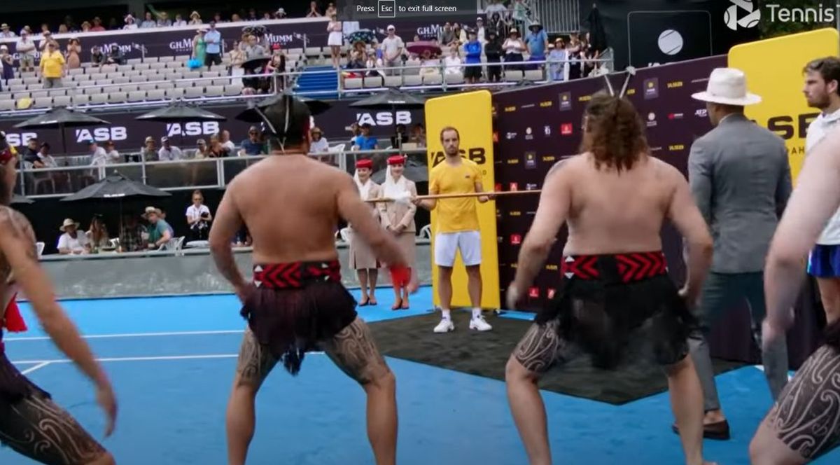 Nemuritorul » La 36 de ani, a câștigat al 16-lea trofeu din carieră. A urmat cea mai originală festivitate de premiere, imaginile sunt virale