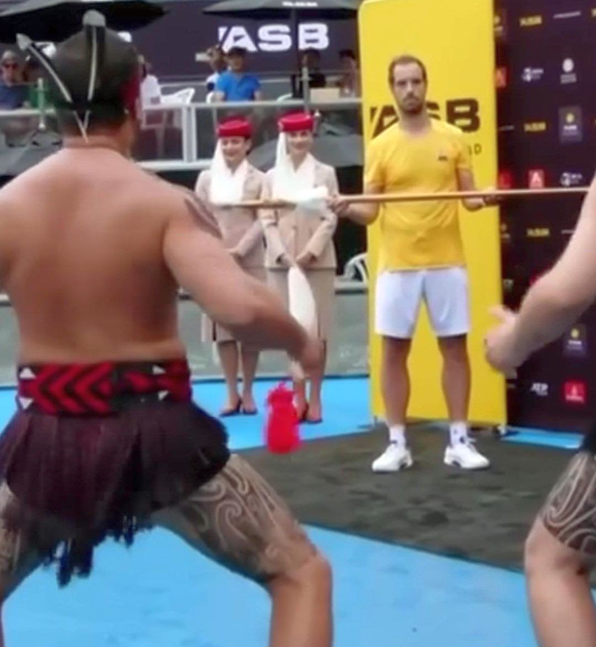 Nemuritorul » La 36 de ani, a câștigat al 16-lea trofeu din carieră. A urmat cea mai originală festivitate de premiere, imaginile sunt virale