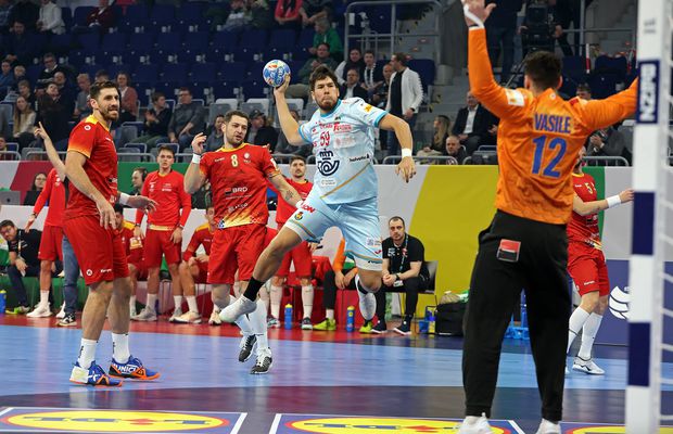 Am rezistat doar un sfert de oră contra Spaniei, apoi a urmat potopul. Cel mai drastic eșec al României din istoria participărilor la Euro!