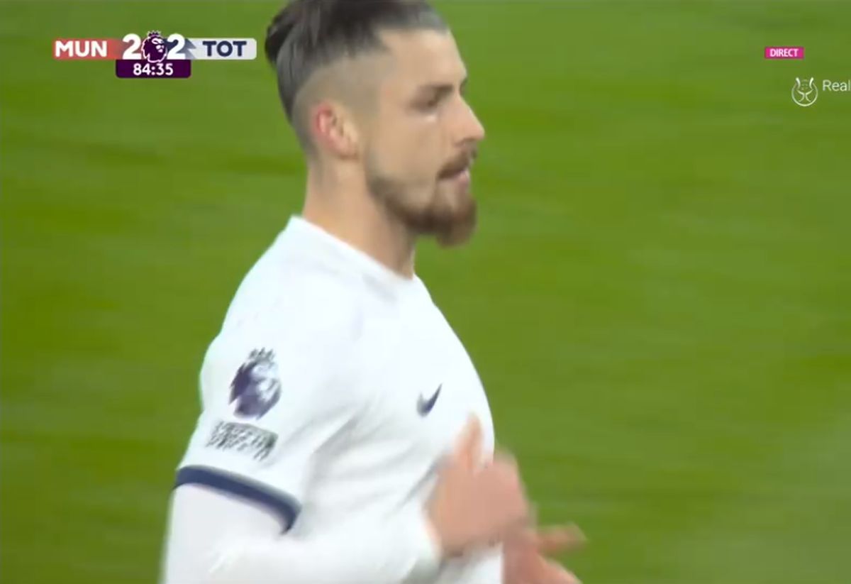 Faza care a împărțit fanii în două » A greșit sau nu Drăgușin în Manchester United - Tottenham? Impresarul Florin Manea nu s-a putut abține și a intervenit