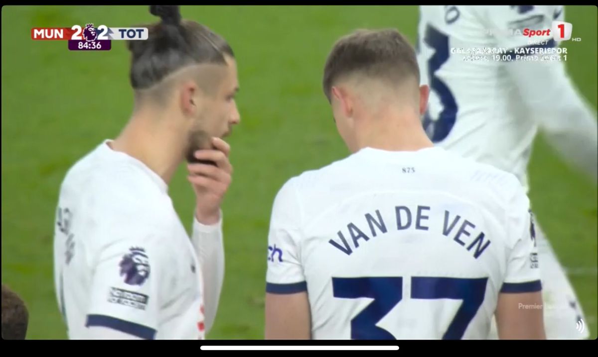 Faza care a împărțit fanii în două » A greșit sau nu Drăgușin în Manchester United - Tottenham? Impresarul Florin Manea nu s-a putut abține și a intervenit