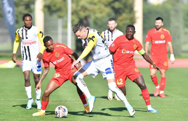 Decizie neașteptată » Cine a fost primul căpitan la FCSB în 2024 + Banderola s-a plimbat de trei ori în prima repriză