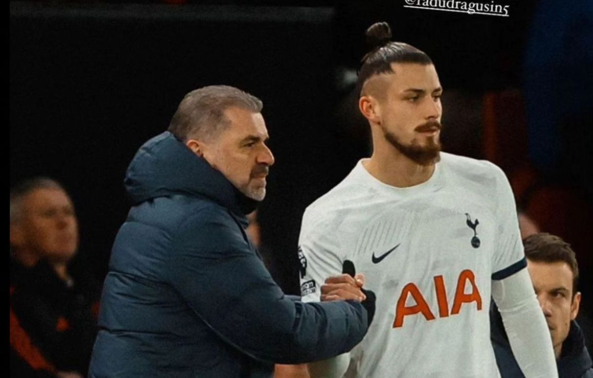 Radu Drăgușin a debutat oficial pentru Tottenham pe Old Trafford, la 2-2 cu Manchester United » Cum s-a descurcat românul