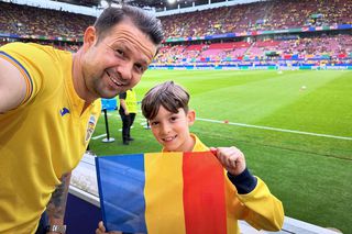 Băiatul magicianului Robert Tudor face show la juniorii Rapidului! Ce spune despre Șucu și Mircea Lucescu: „Mi se zbârlește părul pe mine”