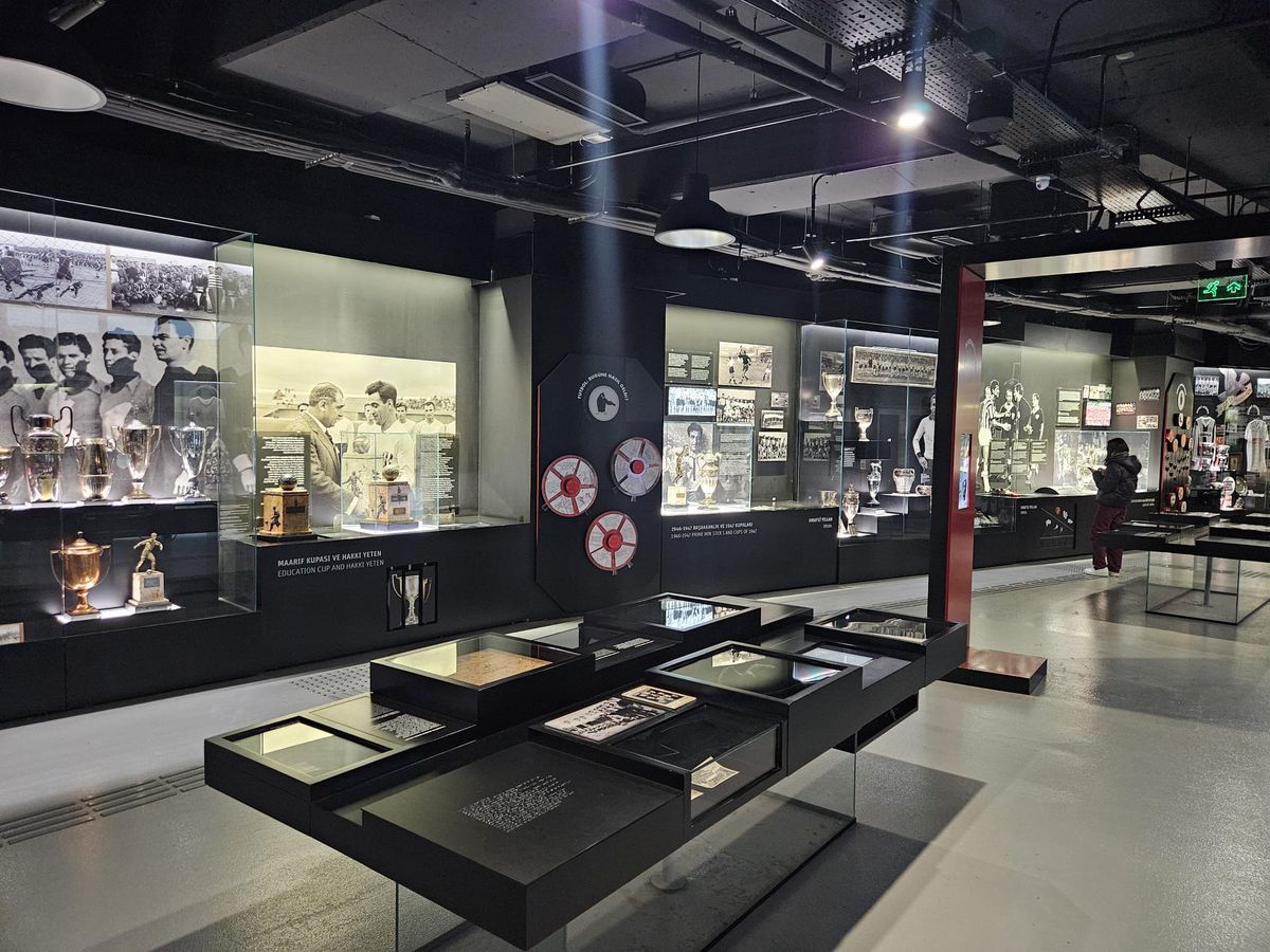 Muzeul lui Beșiktaș: „Pantera din Kadikoi” la loc de onoare, Mircea Lucescu la și alții