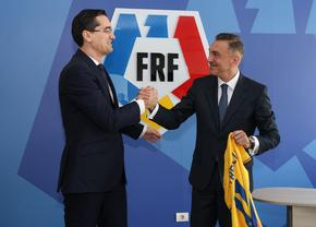 Ilie Dumitrescu a semnat și a fost prezentat oficial: „Sunt onorat să vin aici”