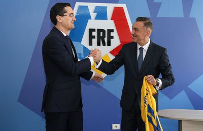 Ilie Dumitrescu a semnat și a fost prezentat oficial: „Sunt onorat să vin aici”