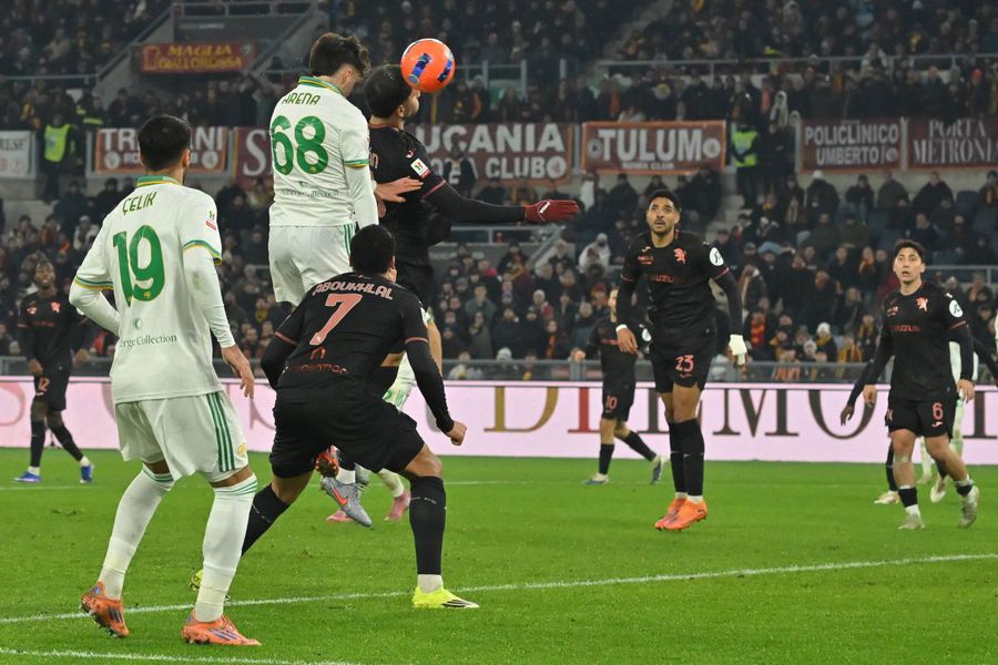 A ajuns vedetă peste noapte » Un puști de 16 ani a devenit cel mai tânăr marcator ca jucător debutant din istoria fotbalului italian!