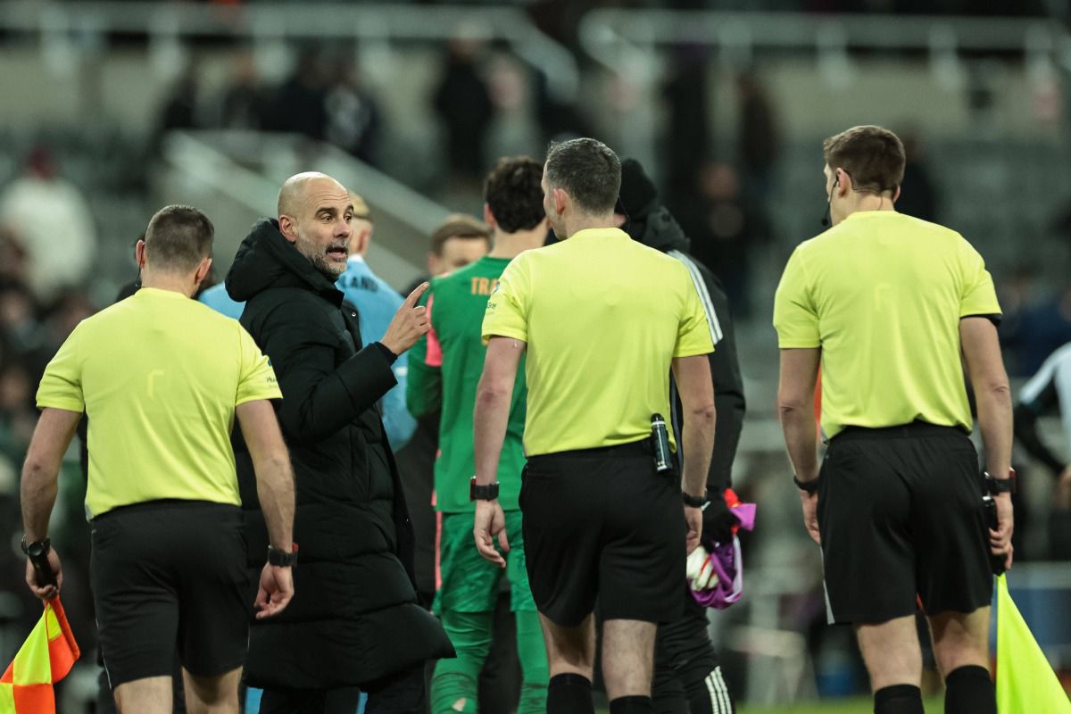 Guardiola „tună”, după faza controversată din Cupa Ligii: „Patru arbitri și VAR-ul nu au putut lua o decizie”