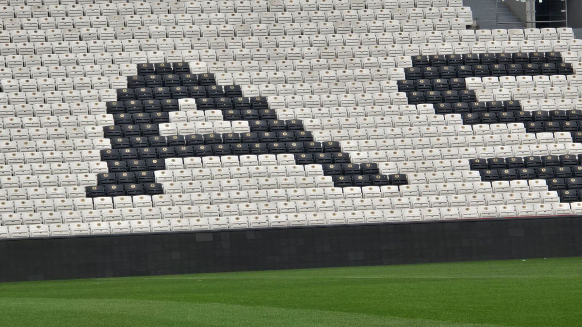 Pază armată din avion până în hotel » Măsuri de securitate fără precedent la Istanbul! Cine e omul de la SIAS din delegație