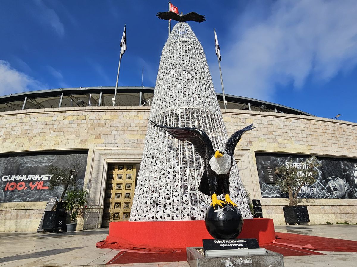 Muzeul lui Beșiktaș: „Pantera din Kadikoi” la loc de onoare, Mircea Lucescu la și alții