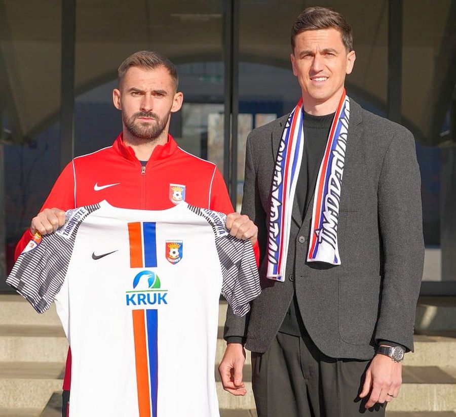 Sergiu Jurj, prezentat la Chindia chiar de noul manager general, Florin Gardoș / foto: Facebook @ AFC Chindia Oficial Florin Gardoș, numit manager general la clubul cu pretenții » A prezentat deja un prim transfer