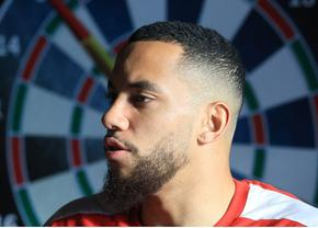 5 etichete puse de Maxime Sivis colegilor săi: cel mai tare, cel mai amuzant, cel mai morocănos, cel mai cool și cel mai frumos