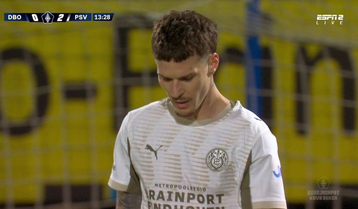 Antrenorul lui Dennis Man de la PSV, furios în ciuda calificării: „Nu ai ce căuta la un club de top atunci!”