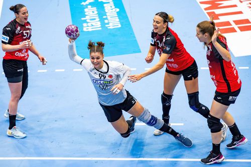 Corona Brașov punctează la transferuri » A adus o triplă câștigătoare a Ligii Campionilor