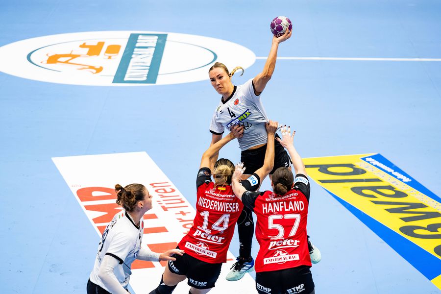 Corona Brașov punctează la transferuri » Au adus două câștigătoare de Liga Campionilor