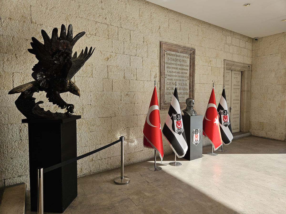 Muzeul lui Beșiktaș: „Pantera din Kadikoi” la loc de onoare, Mircea Lucescu la și alții