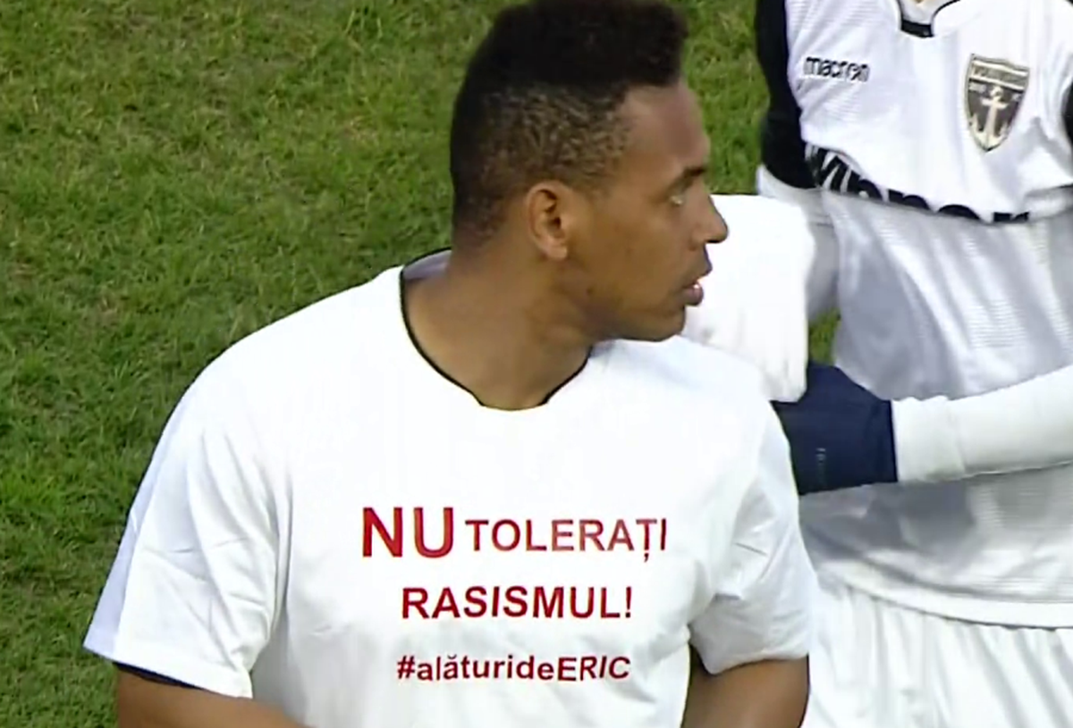 CHINDIA - FC VOLUNTARI // GALERIE FOTO Ilfovenii, alături de Eric după scandările galeriei dinamoviste: „Nu tolerați rasismul!”