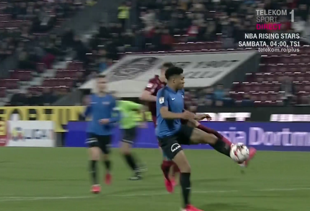 CFR CLUJ - VIITORUL 0-0 // Dan Petrescu dă vina pe arbitraj: „E al doilea meci în care nu primim penalty” » Crăciunescu îl contrazice!