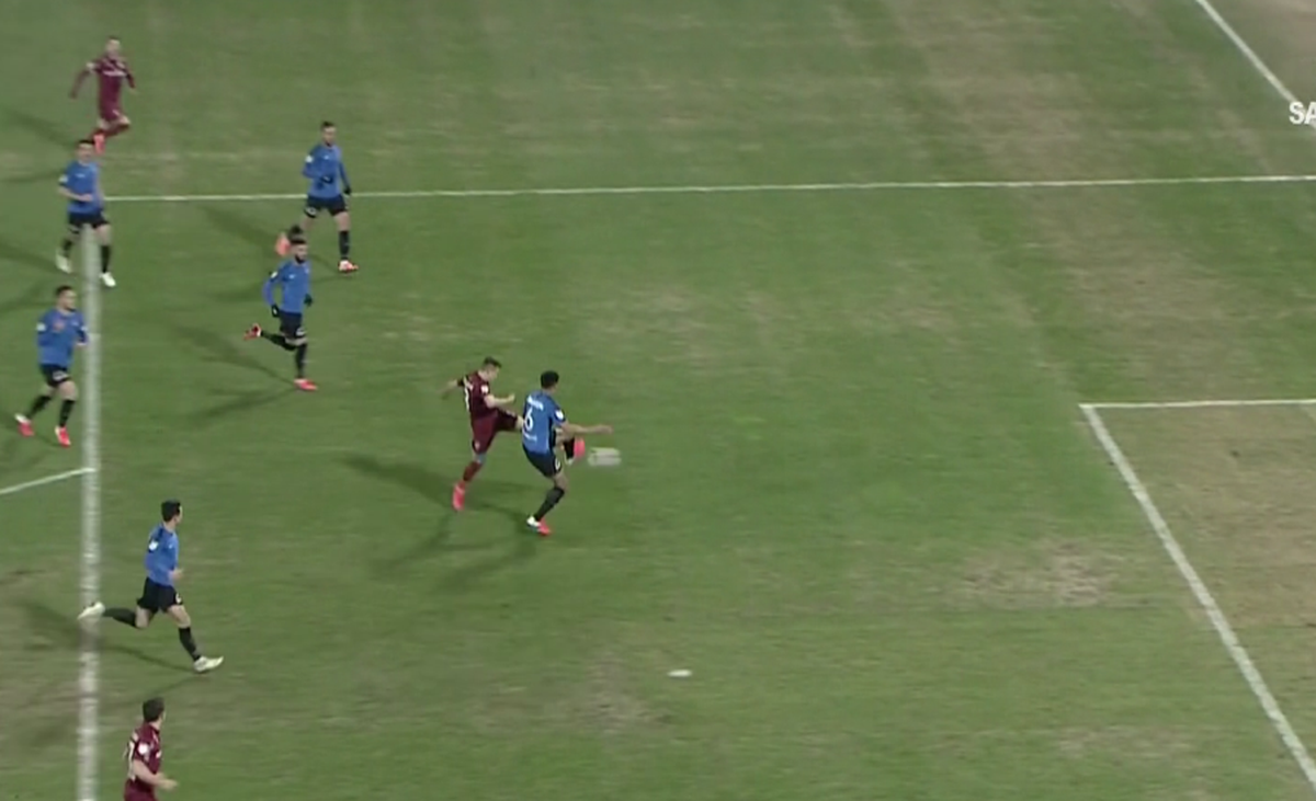 CFR CLUJ - VIITORUL 0-0 // Dan Petrescu dă vina pe arbitraj: „E al doilea meci în care nu primim penalty” » Crăciunescu îl contrazice!