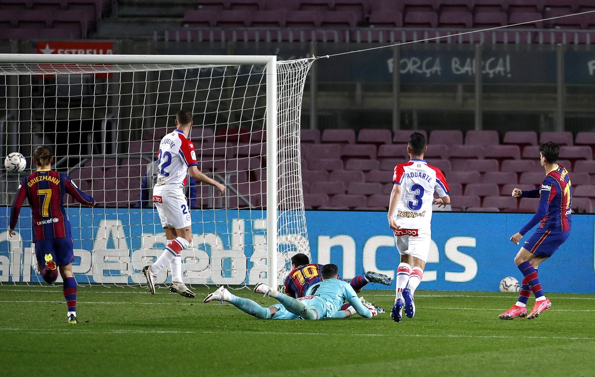 Barcelona - Alaves 5-1. Lionel Messi, o nouă performanță istorică în tricoul Barcelonei » Argentinianul a egalat recordul lui Xavi