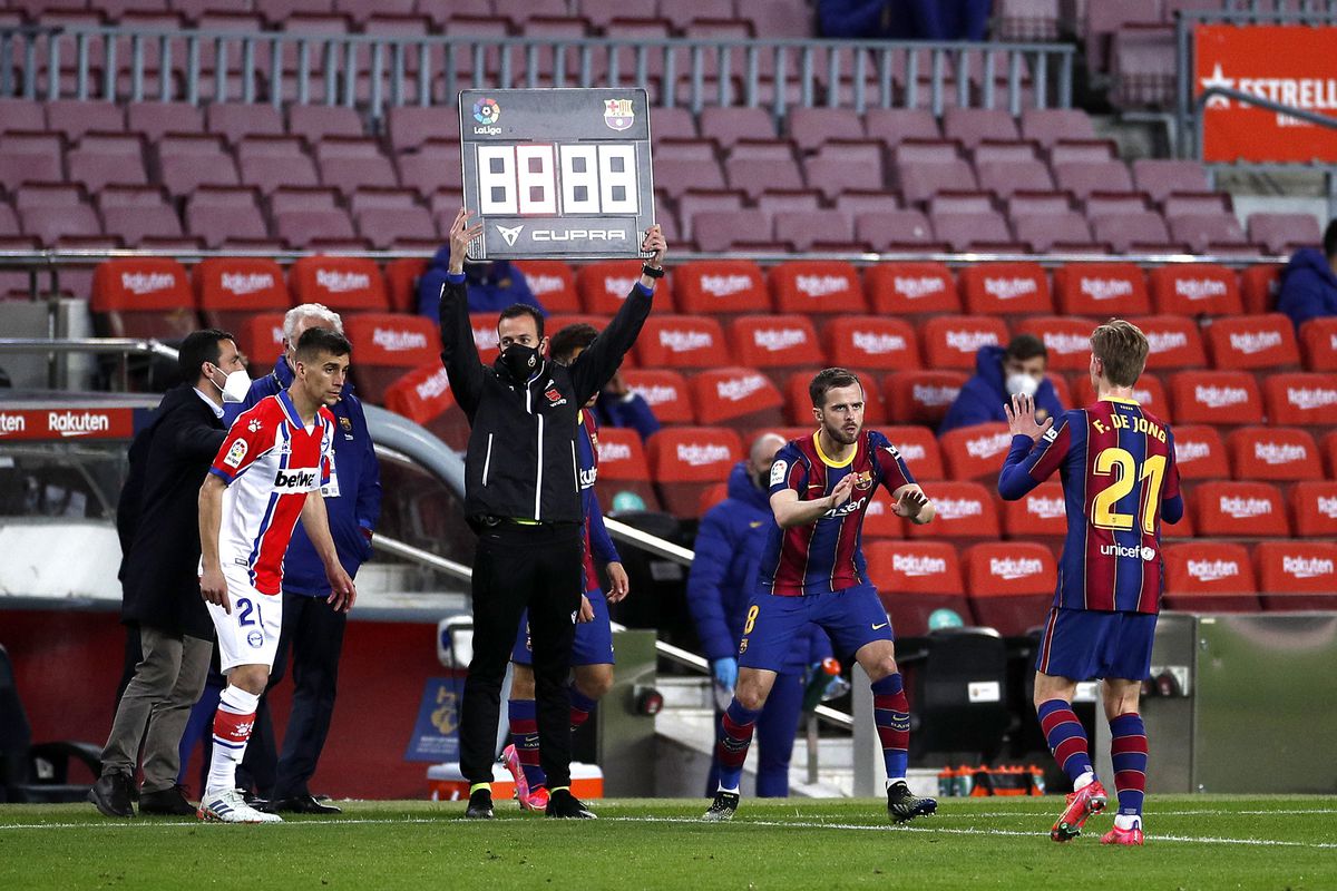 Barcelona - Alaves 5-1. Lionel Messi, o nouă performanță istorică în tricoul Barcelonei » Argentinianul a egalat recordul lui Xavi