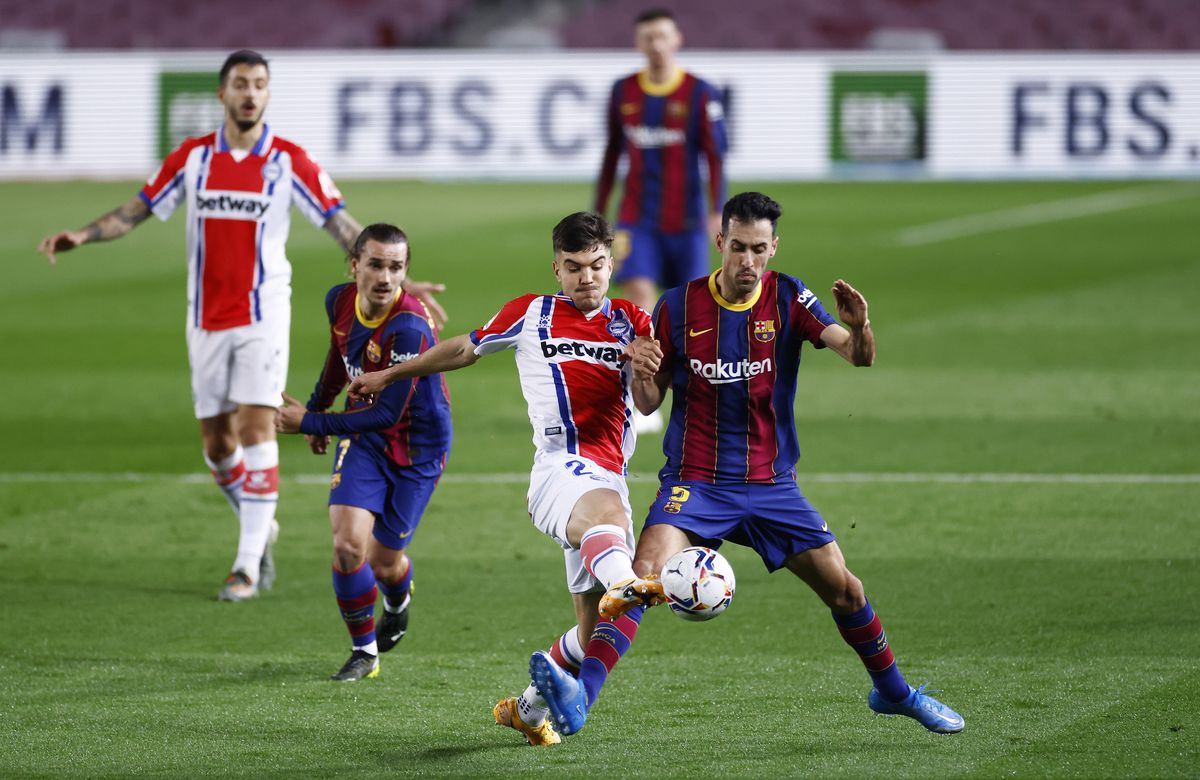 Barcelona - Alaves 5-1. Lionel Messi, o nouă performanță istorică în tricoul Barcelonei » Argentinianul a egalat recordul lui Xavi