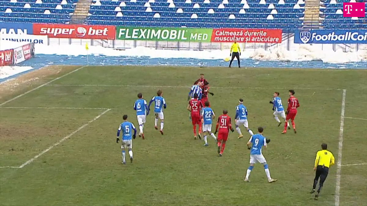 FOTO Andrei Cristea a făcut criză de nervi şi a fost eliminat la debutul ca antrenor în Liga 1