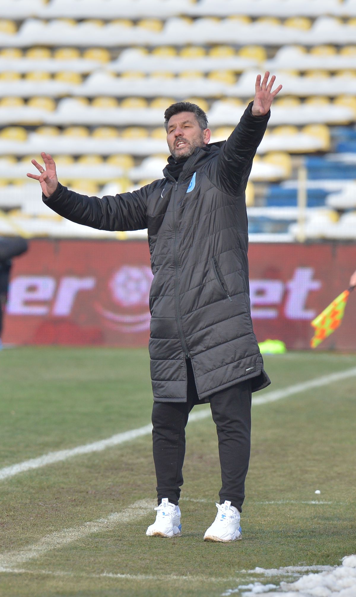 ACADEMICA CLINCENI - CRAIOVA 0-0. Ouzounidis, primele concluzii după debutul în Liga 1: „Nu e nivelul pe care-l vreau! Mai e mult de muncă”