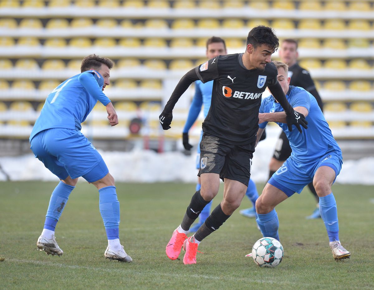 ACADEMICA CLINCENI - CRAIOVA 0-0. Ouzounidis, primele concluzii după debutul în Liga 1: „Nu e nivelul pe care-l vreau! Mai e mult de muncă”