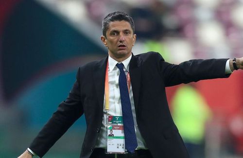 Al Hilal, formația antrenată de Răzvan Lucescu (51 de ani), a pierdut cu Damac, penultima clasată din Arabia Saudită, scor 0-1. Presa din Arabia Saudită susține că antrenorul român a fost dat afară.