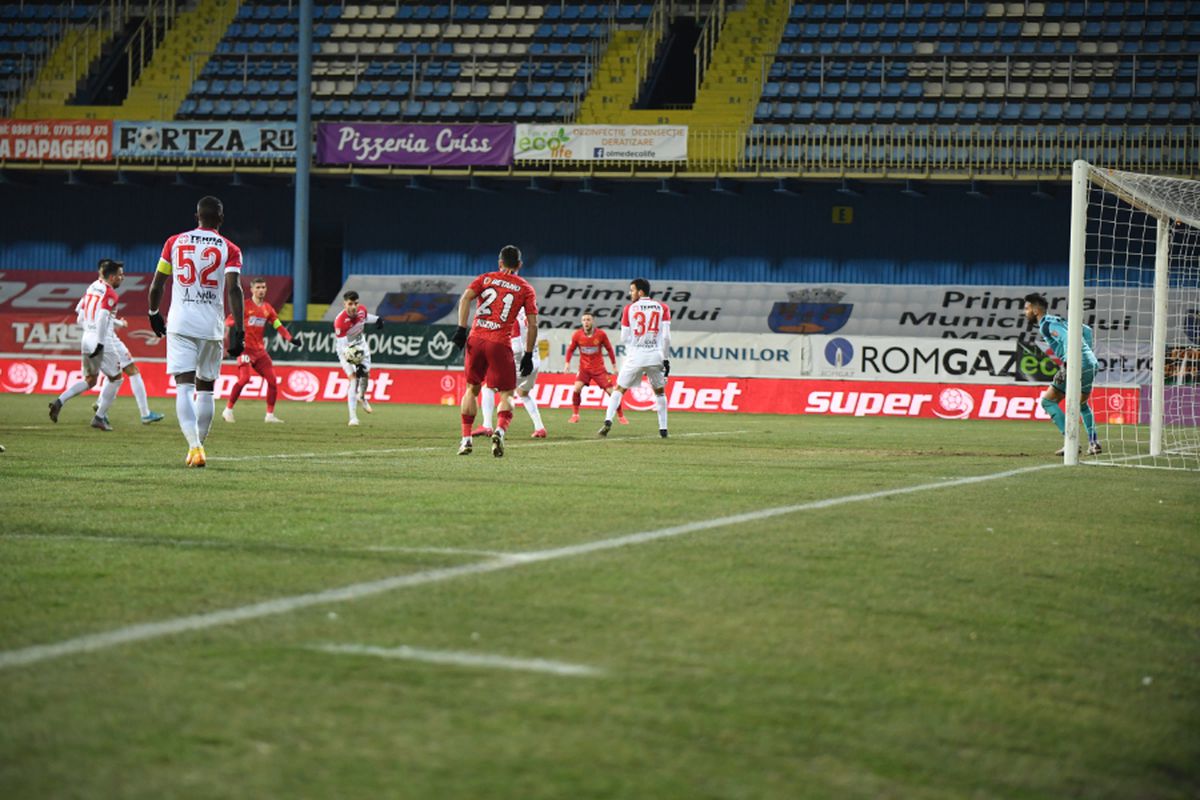 Dosar penal pentru Florinel Coman! Fără permis, vedeta lui FCSB a gonit pe autostradă cu 165 km/h » Reacția lui Gigi Becali