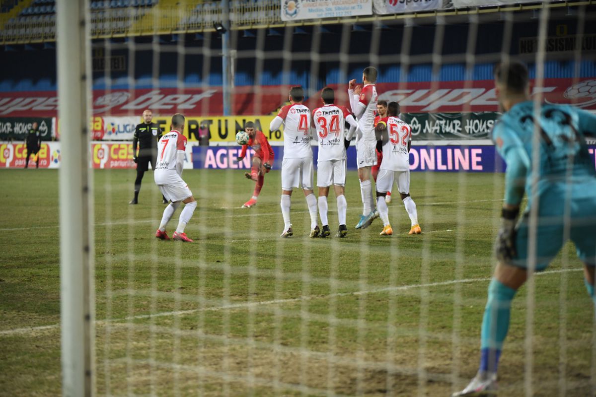 VIDEO EXCLUSIV Primă specială la Hermannstadt » Mesaj după victoria cu FCSB: „Le dau banii, treaba lor cum îi împart”