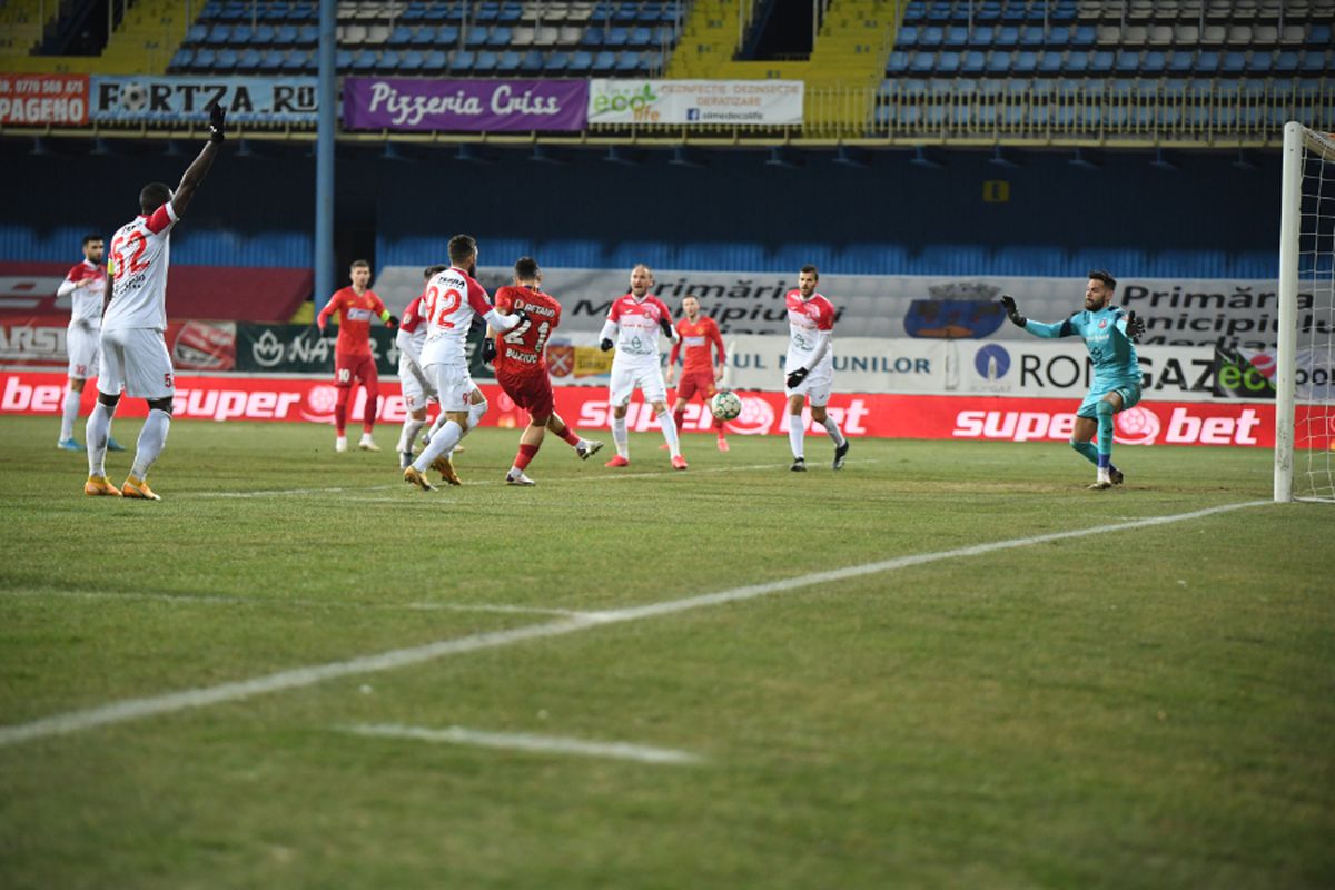 Basarab Panduru, necruțător cu FCSB: „Cum se poate nenoroci o echipă în halul ăsta?! Are cel mai urât fotbal. Nu o mai recunosc”