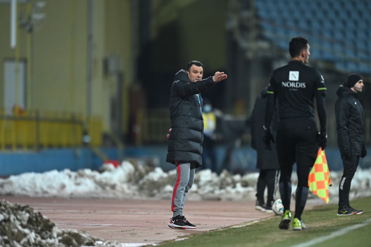 FOTO 3 faze controversate în Hermannstadt - FCSB » MM a postat în timpul meciului + analiza lui Crăciunescu