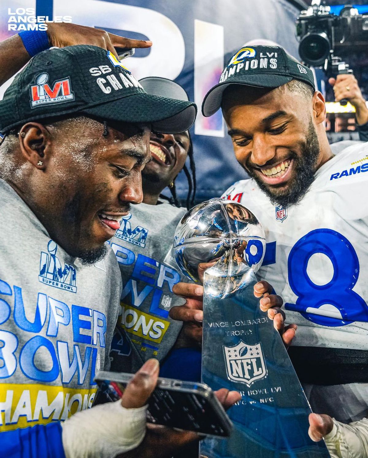 Spectacol în SuperBowl LVI » Los Angeles Rams a reușit să întoarcă scorul și să câștige pentru a doua oară trofeul