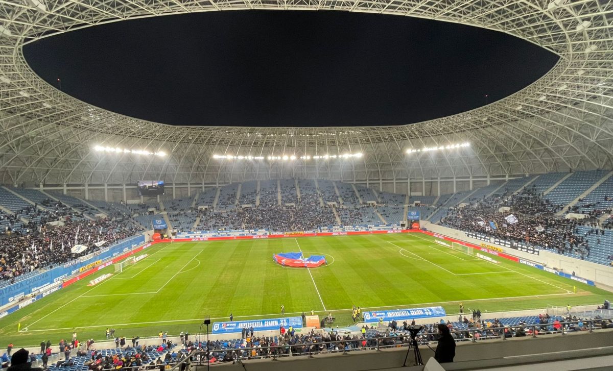 CS Universitatea Craiova - FCU Craiova, fani