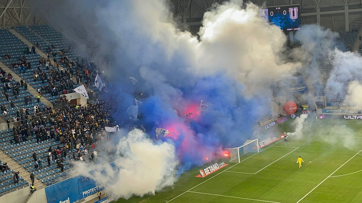 CS Universitatea Craiova - FCU Craiova, fani