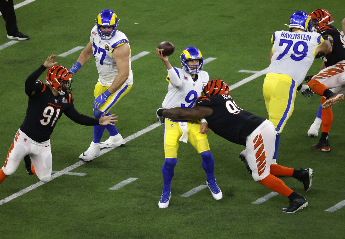 Spectacol în SuperBowl LVI » Los Angeles Rams a reușit să întoarcă scorul și să câștige pentru a doua oară trofeul