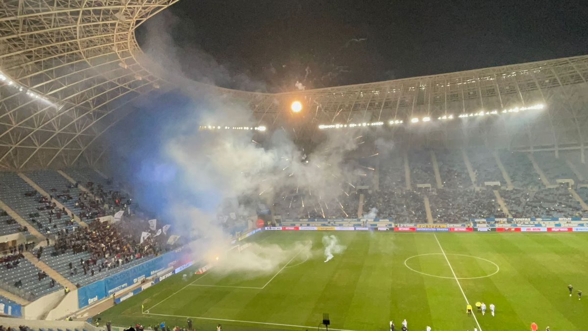 CS Universitatea Craiova - FCU Craiova, fani