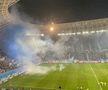 A venit nota de plată după derby-ul Craiovei » Amenzi mari dictate de Jandarmerie după ce ultrașii celor două echipe au oprit meciul de două ori