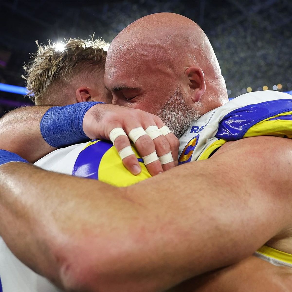 Spectacol în SuperBowl LVI » Los Angeles Rams a reușit să întoarcă scorul și să câștige pentru a doua oară trofeul