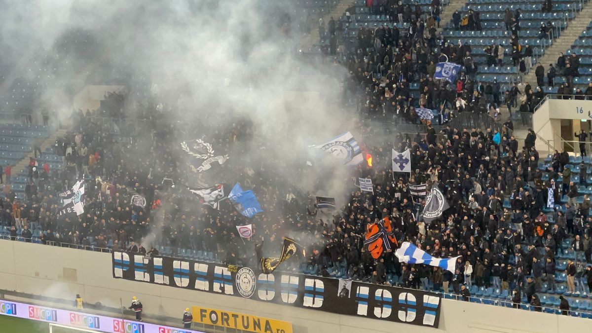A venit nota de plată după derby-ul Craiovei » Amenzi mari dictate de Jandarmerie după ce ultrașii celor două echipe au oprit meciul de două ori