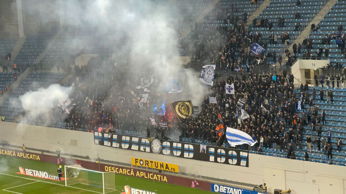 A venit nota de plată după derby-ul Craiovei » Amenzi mari dictate de Jandarmerie după ce ultrașii celor două echipe au oprit meciul de două ori