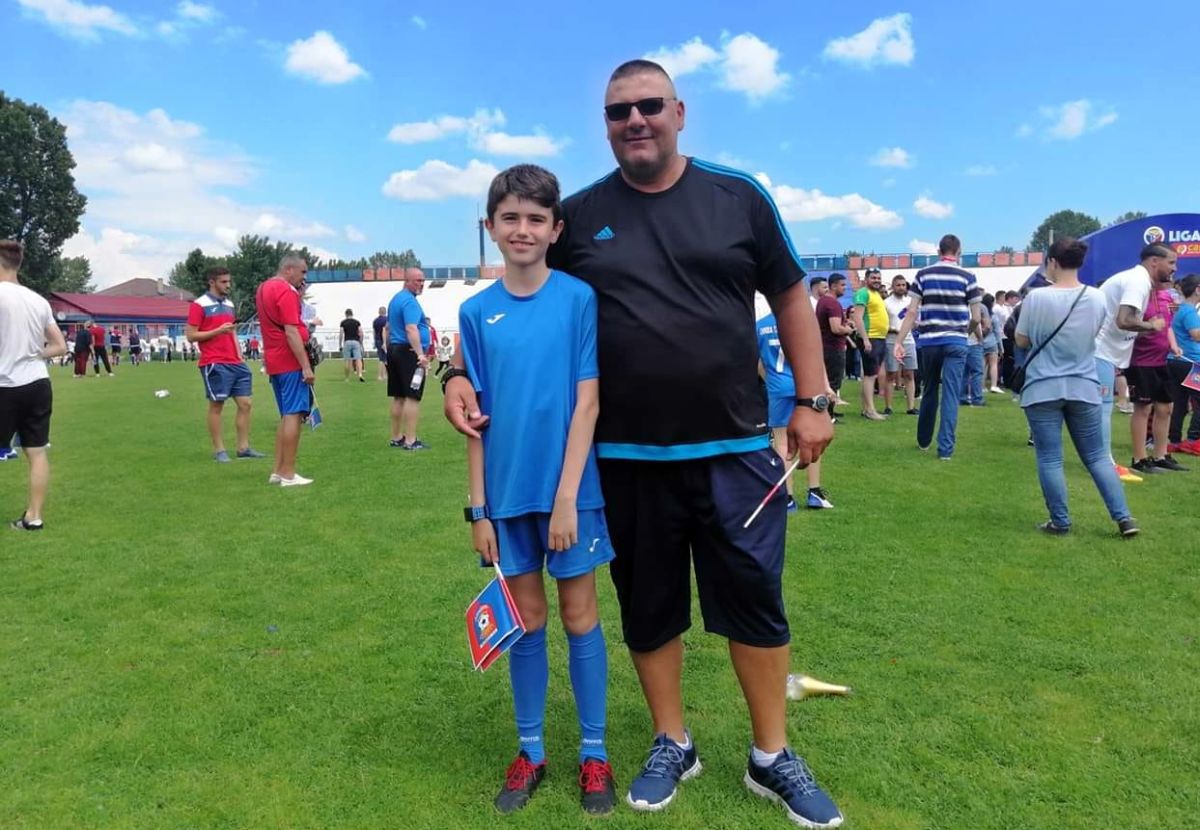 Interviu rar, de colecție, cu fundașul inconfundabil din anii '90 » Cum l-au „vânat” Steaua și Dinamo în aceeași zi și decizia-șoc pe care a luat-o: „M-am speriat și aia mi-a fost”