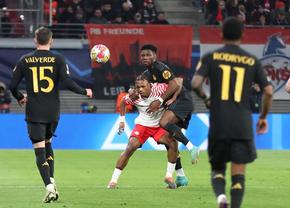 Carlo Ancelotti a fost nevoit să improvizeze, dar a rămas impresionat de prestația fotbalistului: „Acum trebuie să găsesc alte scuze pentru a-l folosi acolo”