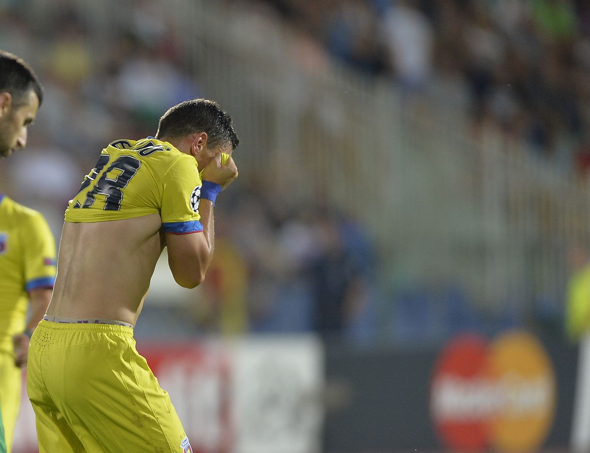 „Bă, ăștia sunt morți, trebuie să îi batem!” » Două momente cruciale din istoria FCSB, povestite în direct: „«Era să fac pe mine la penalty-uri»”