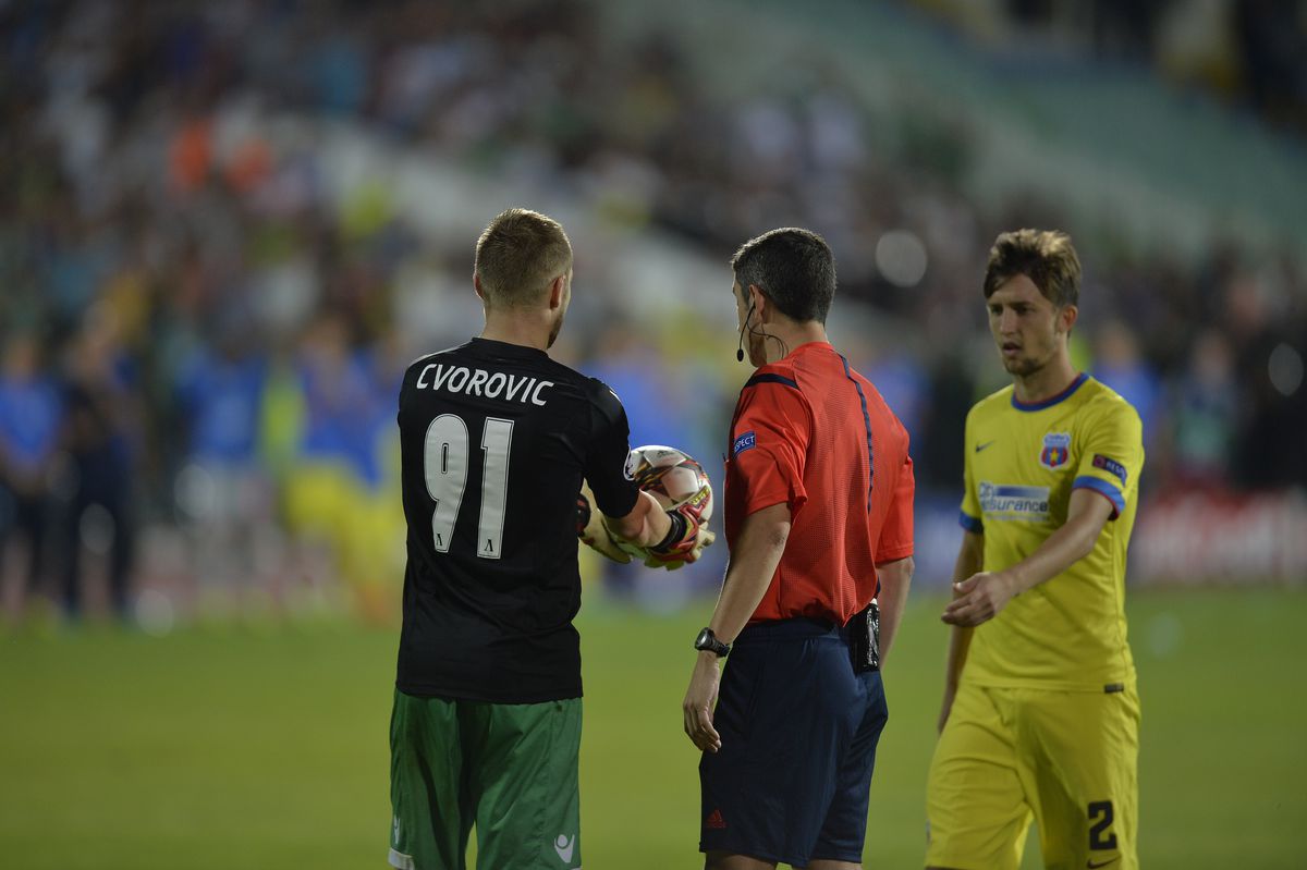 „Bă, ăștia sunt morți, trebuie să îi batem!” » Două momente cruciale din istoria FCSB, povestite în direct: „«Era să fac pe mine la penalty-uri»”