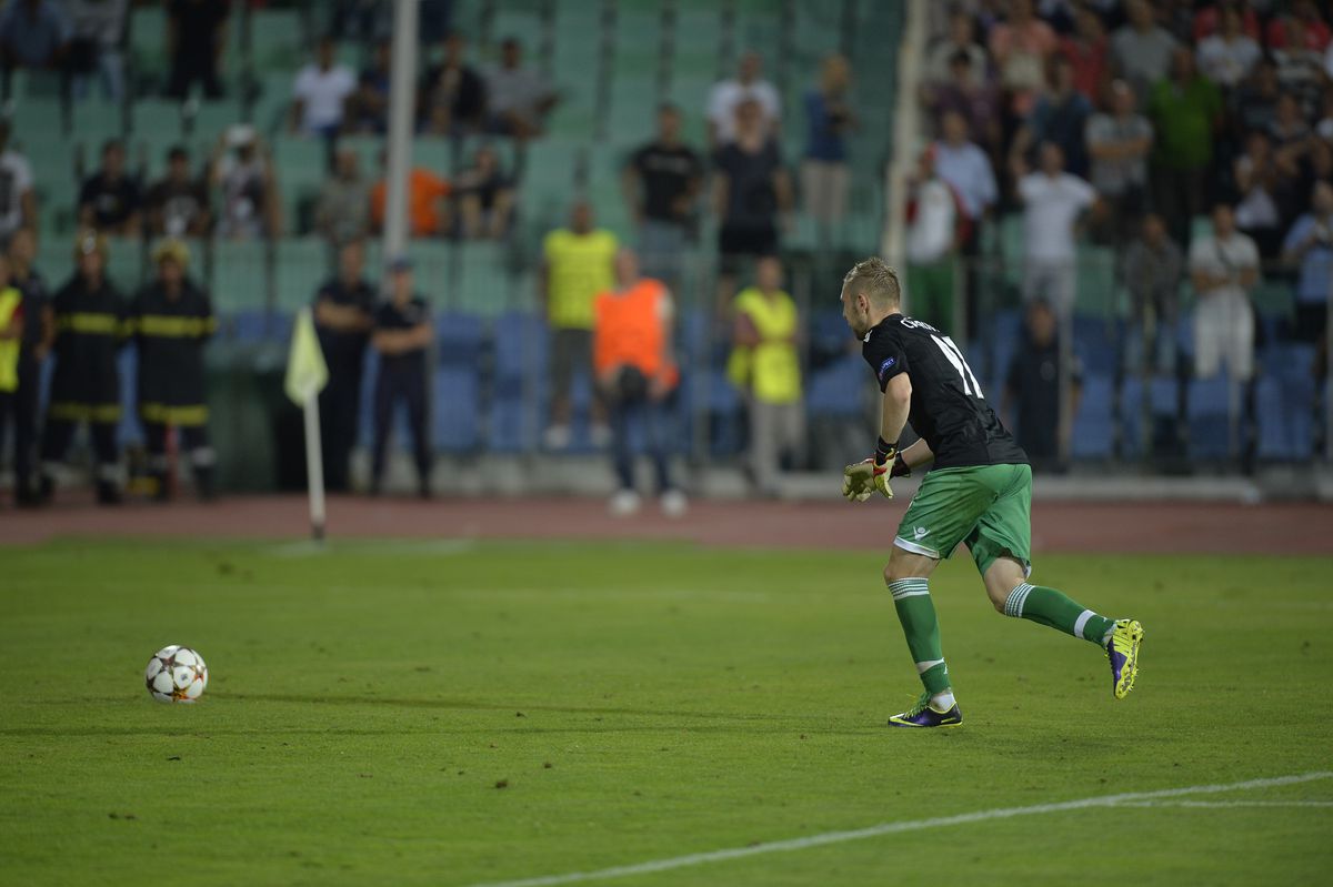 „Bă, ăștia sunt morți, trebuie să îi batem!” » Două momente cruciale din istoria FCSB, povestite în direct: „«Era să fac pe mine la penalty-uri»”