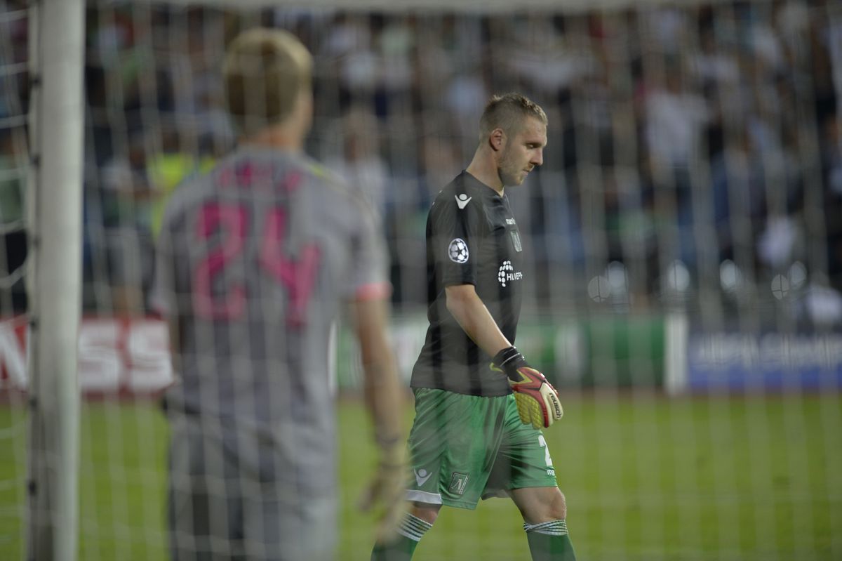 „Bă, ăștia sunt morți, trebuie să îi batem!” » Două momente cruciale din istoria FCSB, povestite în direct: „«Era să fac pe mine la penalty-uri»”